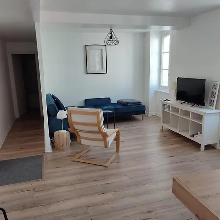 Saint Esprit 2-room *